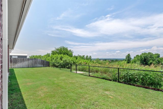106 King Arthur Court, Glen Rose, TX 76043