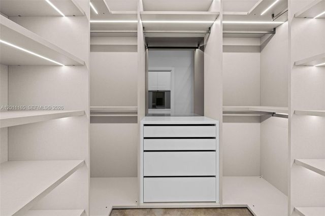 2001 Meridian Ave PH-17, Miami Beach, FL 33139
