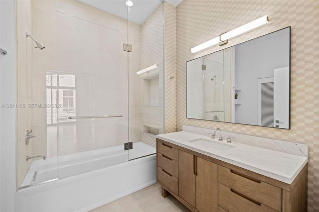 2001 Meridian Ave PH-17, Miami Beach, FL 33139