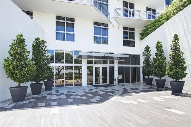 2001 Meridian Ave PH-17, Miami Beach, FL 33139