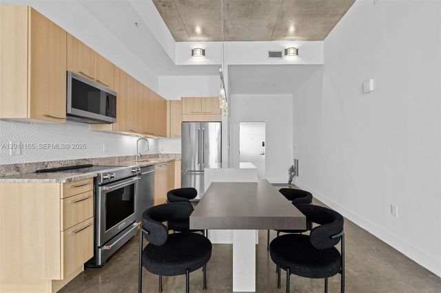 2001 Meridian Ave PH-17, Miami Beach, FL 33139