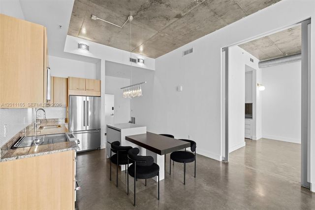 2001 Meridian Ave PH-17, Miami Beach, FL 33139