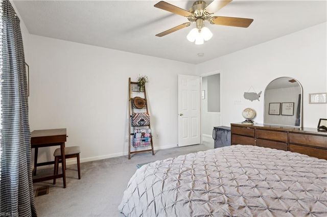 738 Kings Ridge DR, Newport News, VA 23608