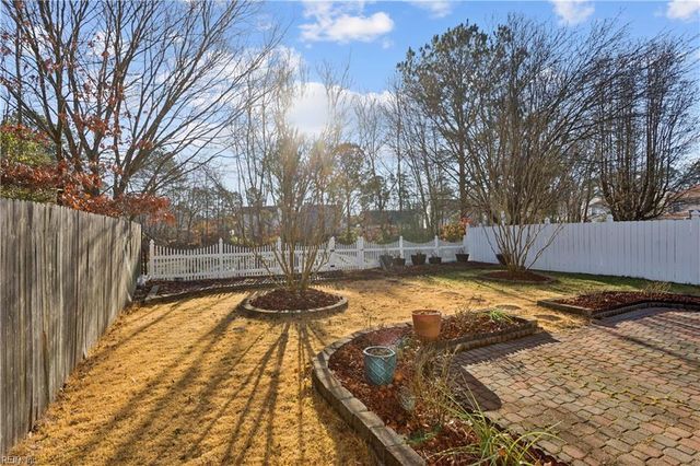 738 Kings Ridge DR, Newport News, VA 23608