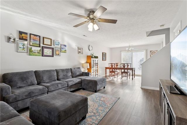 738 Kings Ridge DR, Newport News, VA 23608