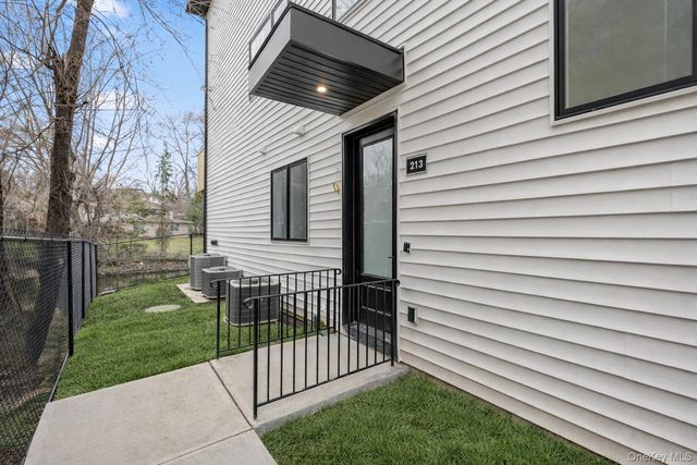13 Warren Court 212, Monsey, NY 10952