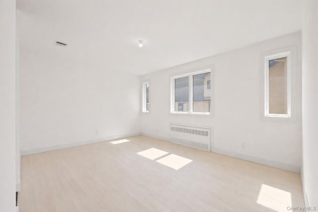 13 Warren Court 212, Monsey, NY 10952