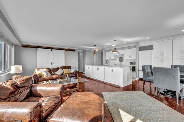 12520 Edgewater Drive 1106, Lakewood, OH 44107