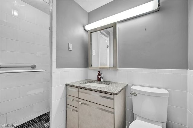 12520 Edgewater Drive 1106, Lakewood, OH 44107