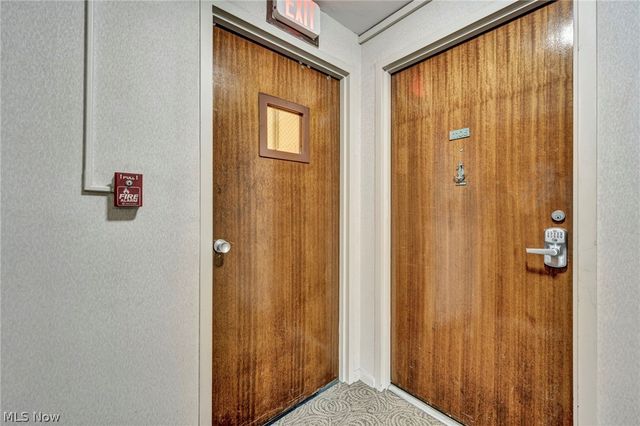 12520 Edgewater Drive 1106, Lakewood, OH 44107