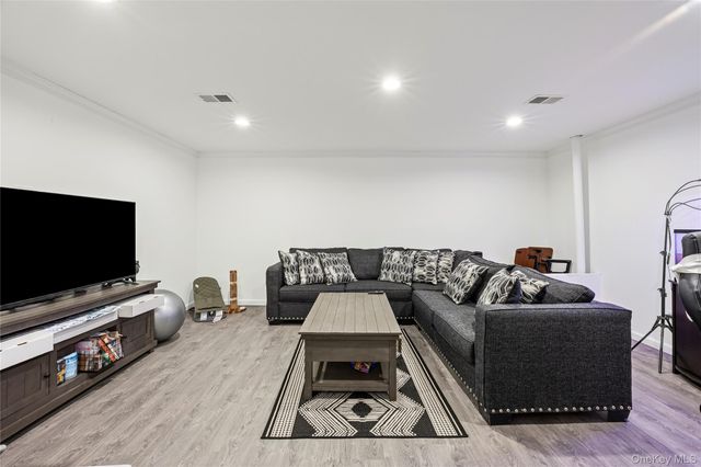 1425 Jerusalem Ave. 7, North Merrick, NY 11565