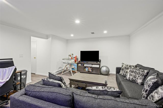 1425 Jerusalem Ave. 7, North Merrick, NY 11565