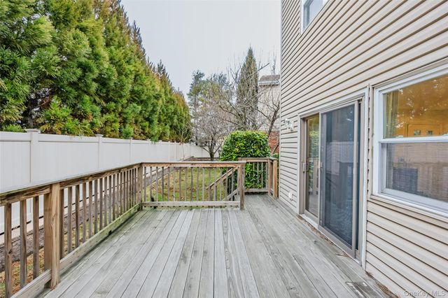 1425 Jerusalem Ave. 7, North Merrick, NY 11565