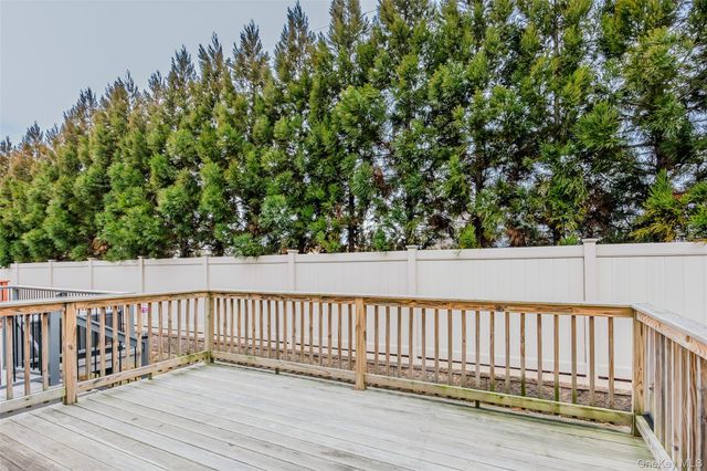 1425 Jerusalem Ave. 7, North Merrick, NY 11565