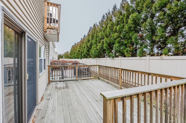 1425 Jerusalem Ave. 7, North Merrick, NY 11565