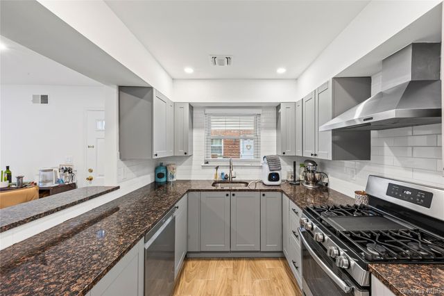 1425 Jerusalem Ave. 7, North Merrick, NY 11565