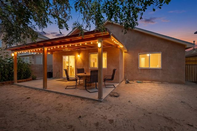 819 Corel Drive SW, Albuquerque, NM 87121