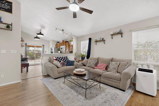 819 Corel Drive SW, Albuquerque, NM 87121