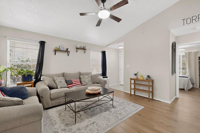 819 Corel Drive SW, Albuquerque, NM 87121