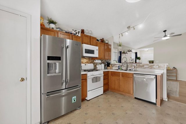 819 Corel Drive SW, Albuquerque, NM 87121