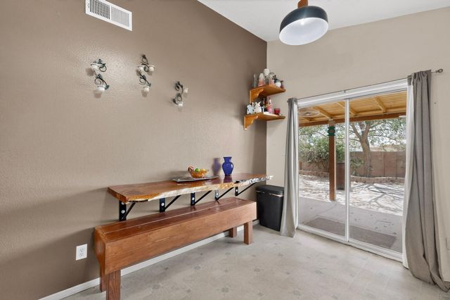 819 Corel Drive SW, Albuquerque, NM 87121