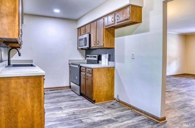 10500 Browning Road, Evansville, IN 47725