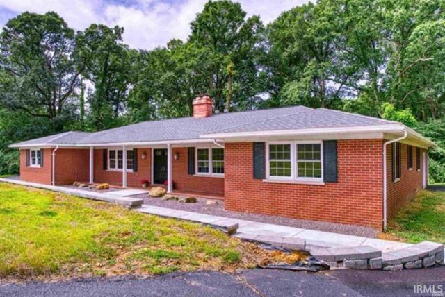 10500 Browning Road, Evansville, IN 47725