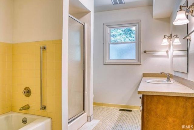 10500 Browning Road, Evansville, IN 47725