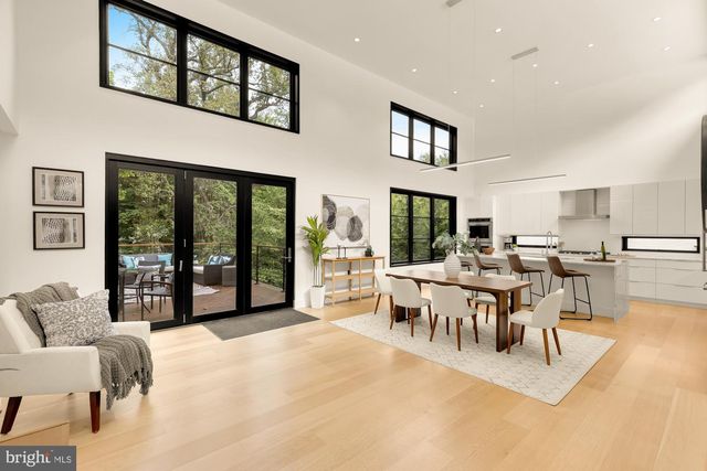 5148 LINNEAN TER NW, Washington, DC 20008