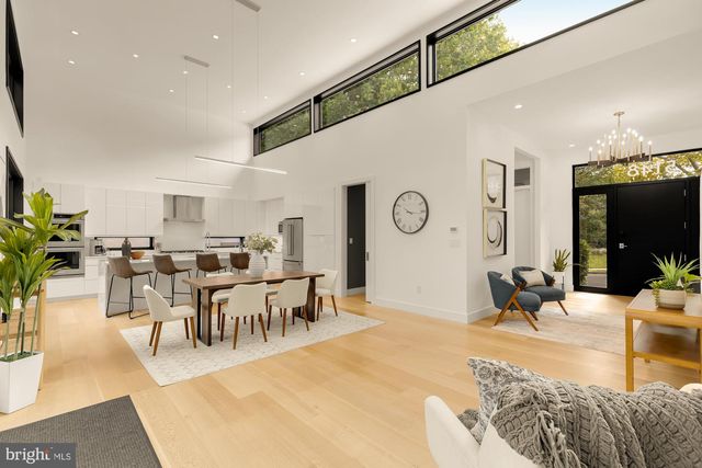 5148 LINNEAN TER NW, Washington, DC 20008