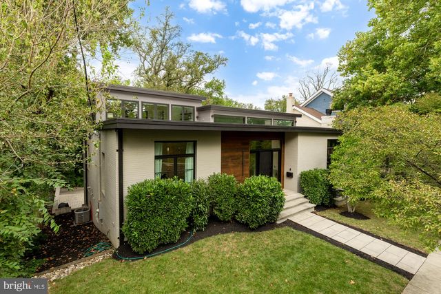 5148 LINNEAN TER NW, Washington, DC 20008
