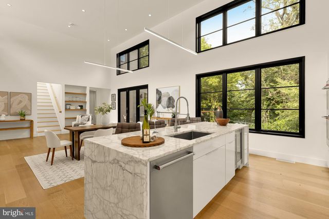 5148 LINNEAN TER NW, Washington, DC 20008