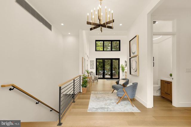 5148 LINNEAN TER NW, Washington, DC 20008