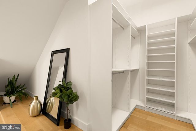 5148 LINNEAN TER NW, Washington, DC 20008