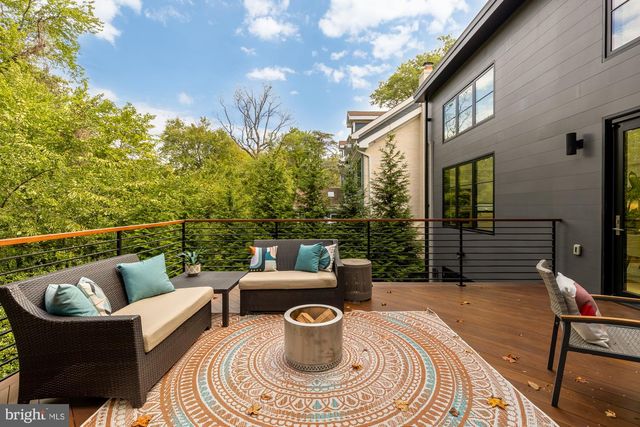 5148 LINNEAN TER NW, Washington, DC 20008