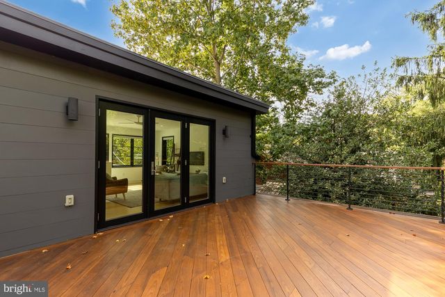 5148 LINNEAN TER NW, Washington, DC 20008