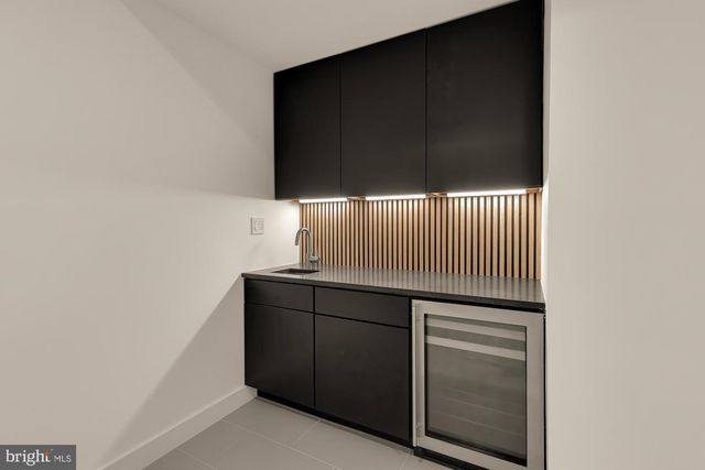 5148 LINNEAN TER NW, Washington, DC 20008