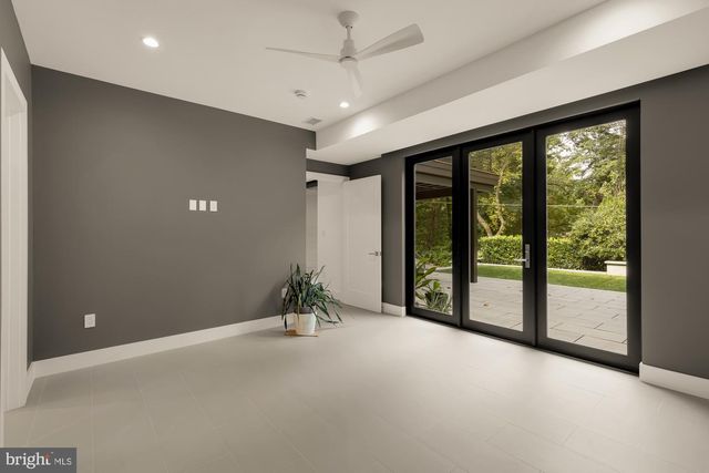 5148 LINNEAN TER NW, Washington, DC 20008