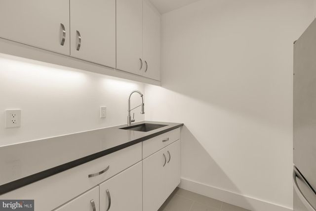 5148 LINNEAN TER NW, Washington, DC 20008