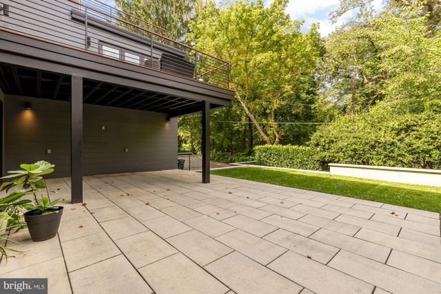 5148 LINNEAN TER NW, Washington, DC 20008