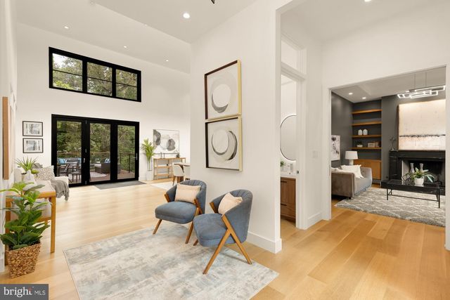 5148 LINNEAN TER NW, Washington, DC 20008