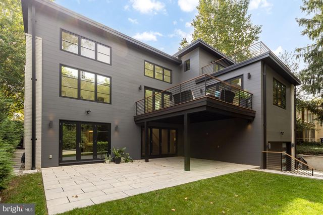 5148 LINNEAN TER NW, Washington, DC 20008