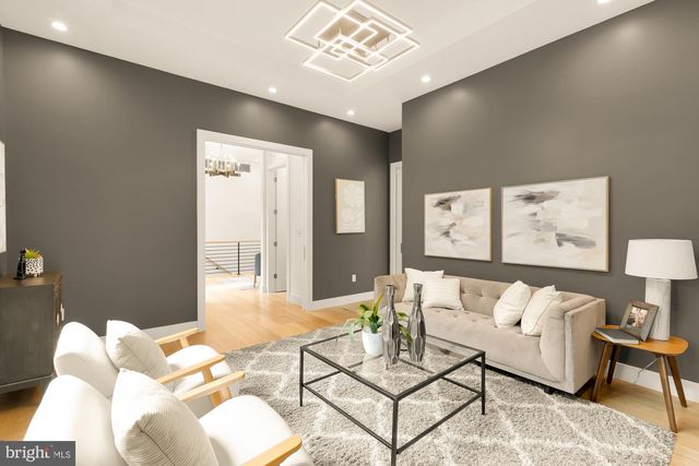 5148 LINNEAN TER NW, Washington, DC 20008