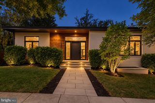 5148 LINNEAN TER NW, Washington, DC 20008