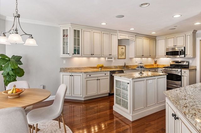 10 Trevor Ln 10, Hopkinton, MA 01748