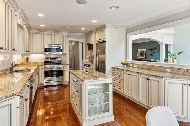 10 Trevor Ln 10, Hopkinton, MA 01748