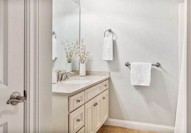 10 Trevor Ln 10, Hopkinton, MA 01748