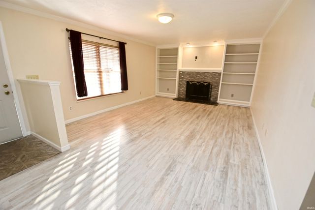 10231 Ashleys Meadow Drive, Granger, IN 46530