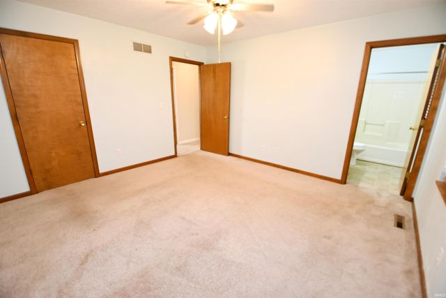 10231 Ashleys Meadow Drive, Granger, IN 46530