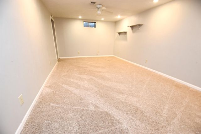 10231 Ashleys Meadow Drive, Granger, IN 46530